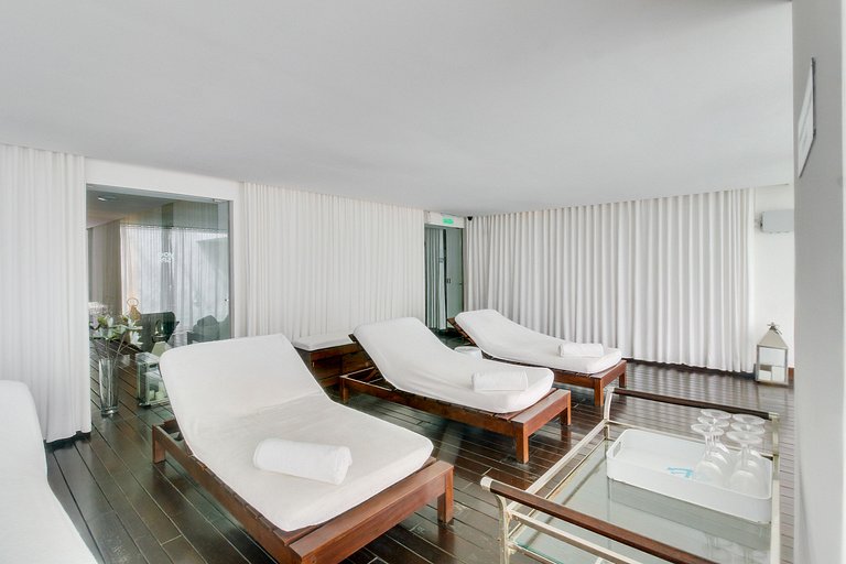 Apartment with excellent amenities in Punta del Este.
