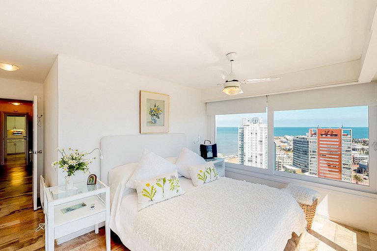 Apartamento con vista total al Yacht Club.
