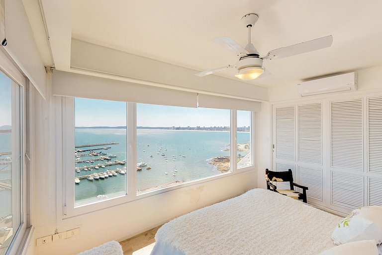 Apartamento con vista total al Yacht Club.
