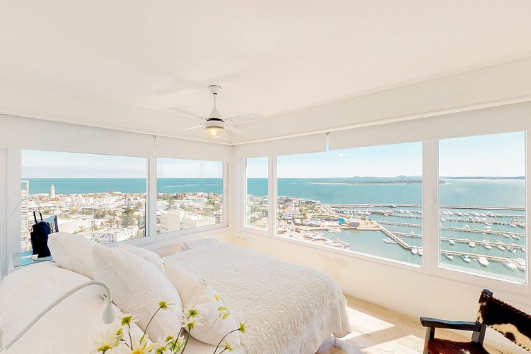 Apartamento con vista total al Yacht Club.