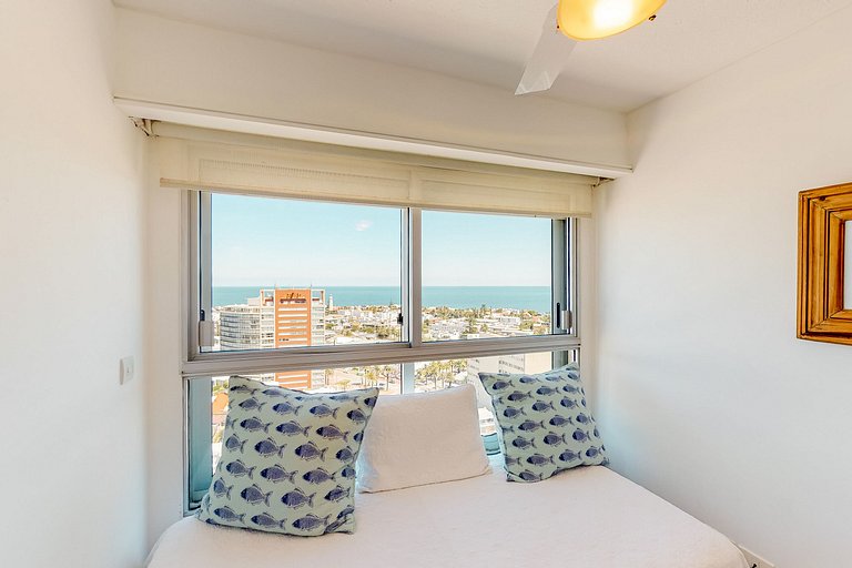 Apartamento con vista total al Yacht Club.