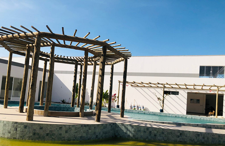 Casa cerca de la playa con piscina y barbacoa