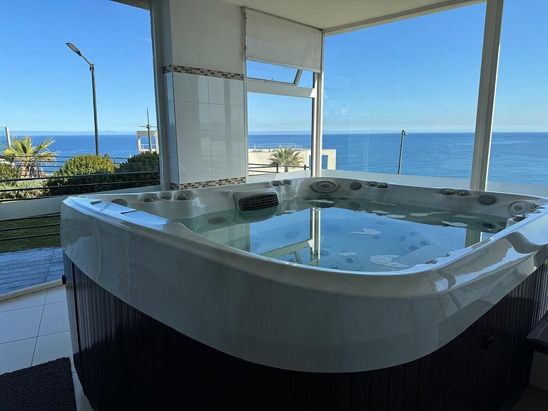 Apartamento com vista para o mar em Costa de Montemar.