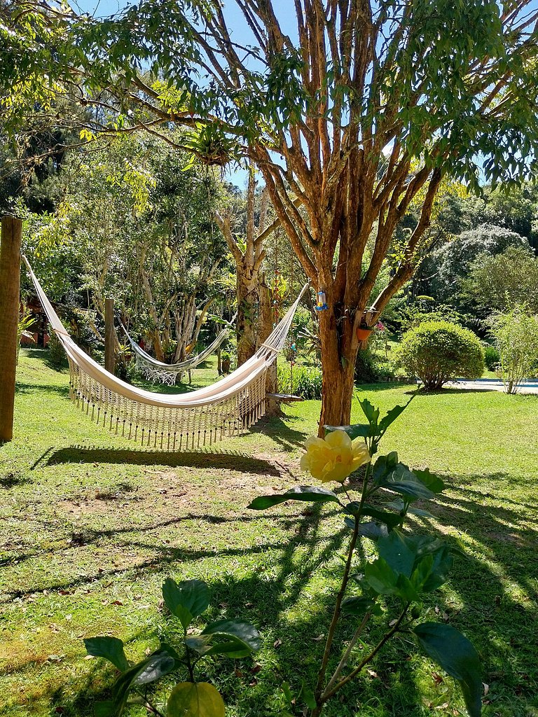 Chalet surrounded by nature with a pool, Maringá.