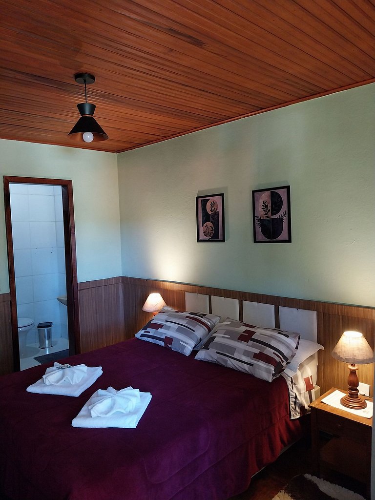 Chalet en entorno natural con piscina, Maringá.