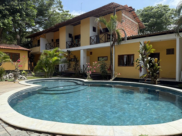 Pousada com piscina e áreas verdes, Pipa.