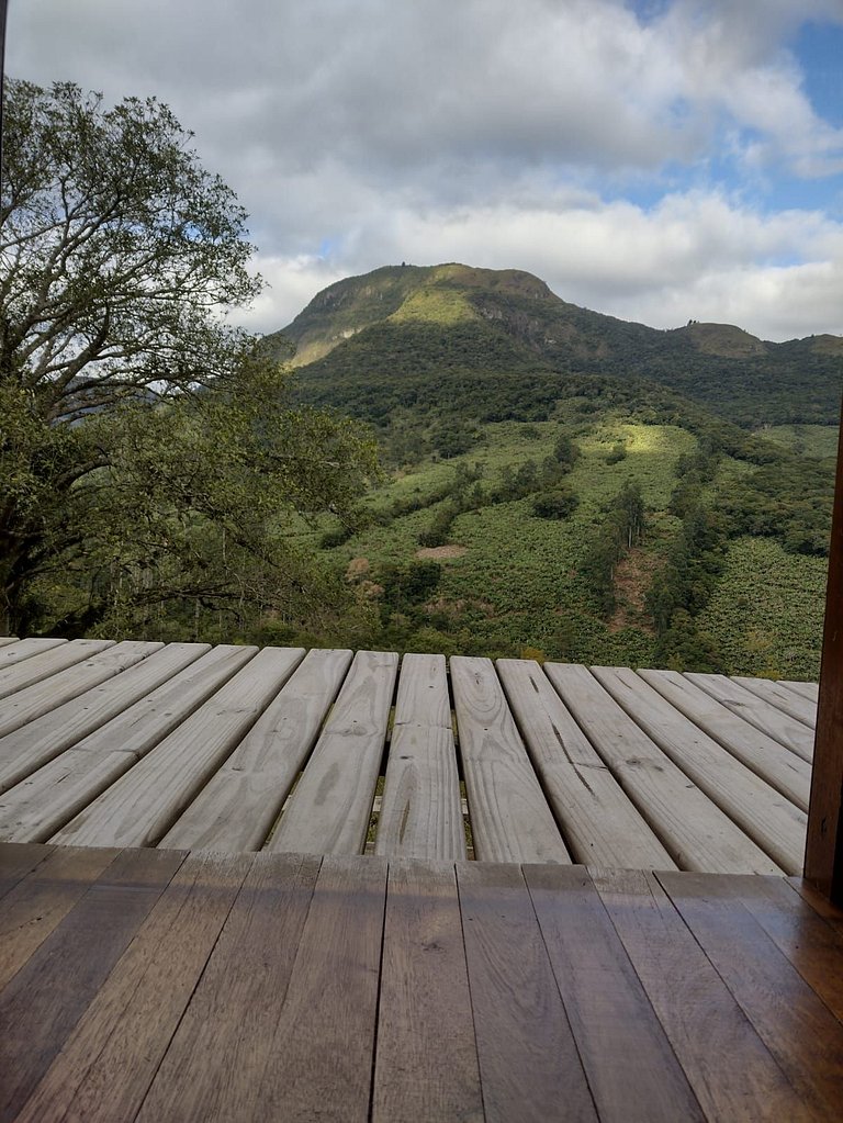 Refugio en la naturaleza con desayuno colonial