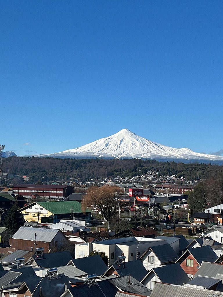 Oceana Suites con vista al volcán Villarrica