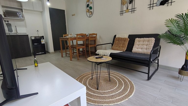 Apartamento a poucos passos do Metrô La Cisterna,