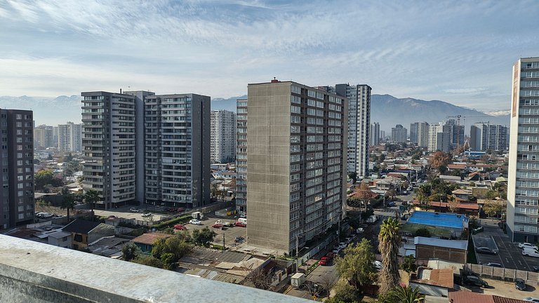 Apartment steps from Metro La Cisterna.