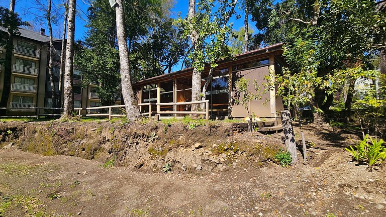 Apartment with pool on the road to the volcano.