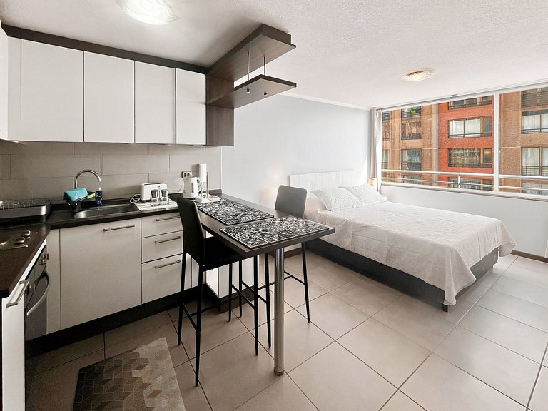 Apartment minutes from Santa Isabel Metro