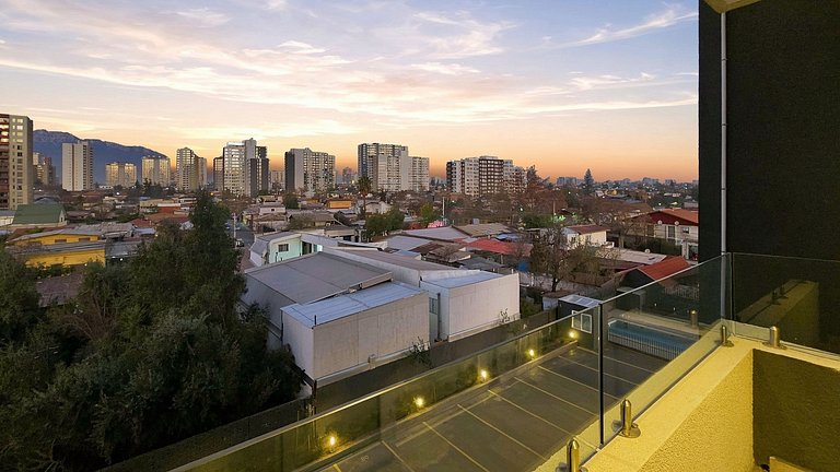 Apartment minutes from Lo Ovalle Metro