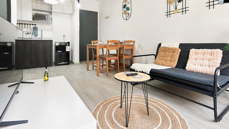 Apartamento a poucos passos do Metrô La Cisterna,