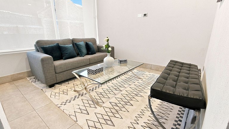 Apartamento a poucos passos do Metrô La Cisterna,