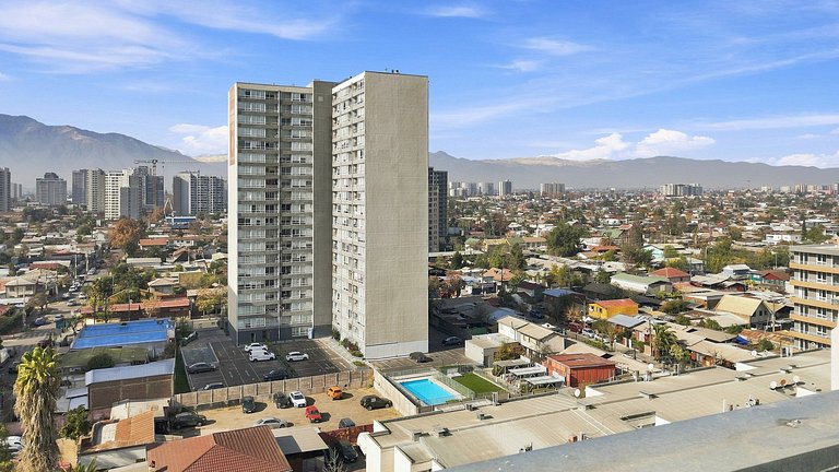 Apartment steps from Metro La Cisterna.