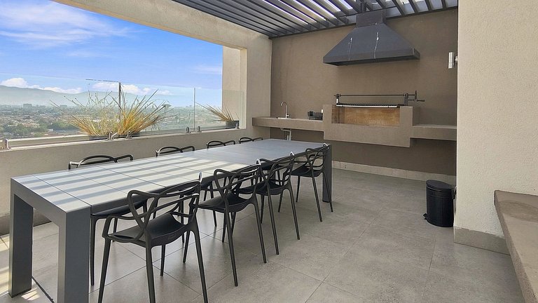 Apartment steps from Metro La Cisterna.