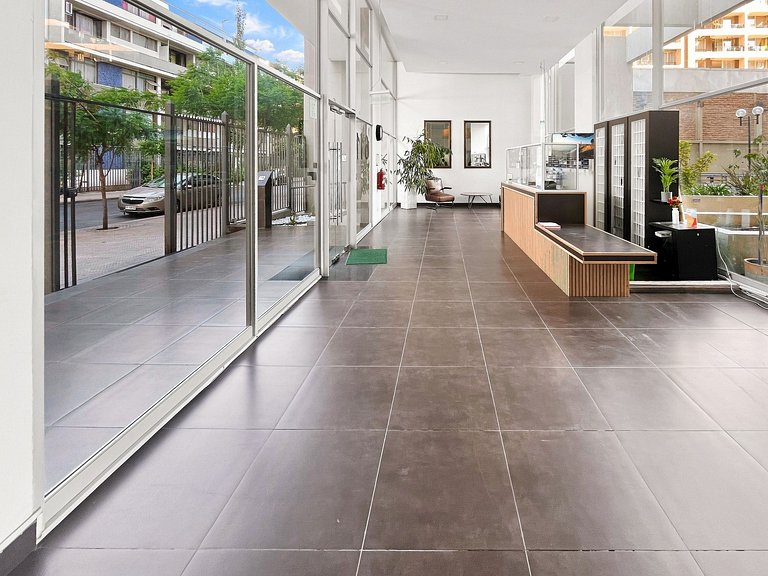 Apartment steps from Parque Almagro Metro