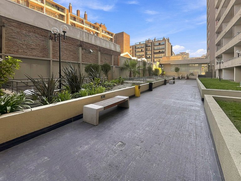 Apartment steps from Parque Almagro Metro