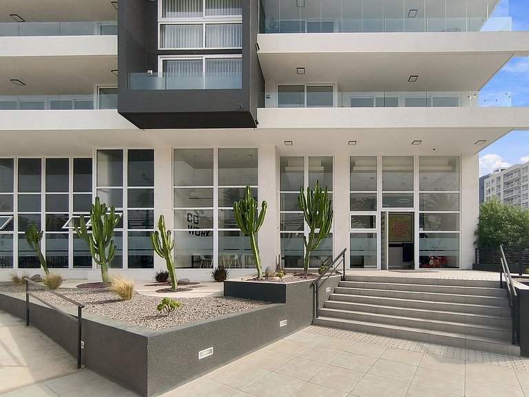 Apartamento a poucos passos do Farol Monumental
