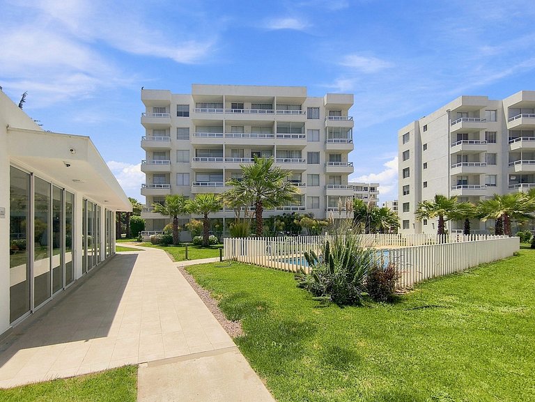 Apartment minutes from Faro Monumental, La Serena.