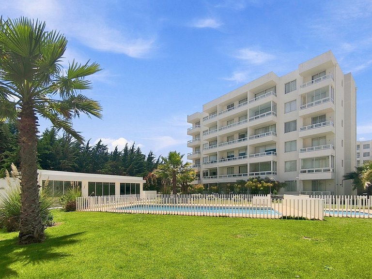 Apartment minutes from Faro Monumental, La Serena.