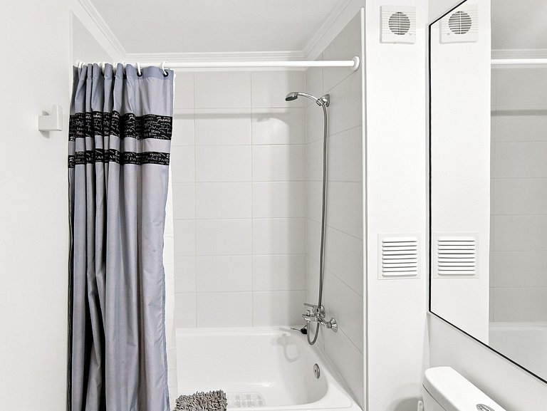Apartment minutes from Faro Monumental, La Serena.
