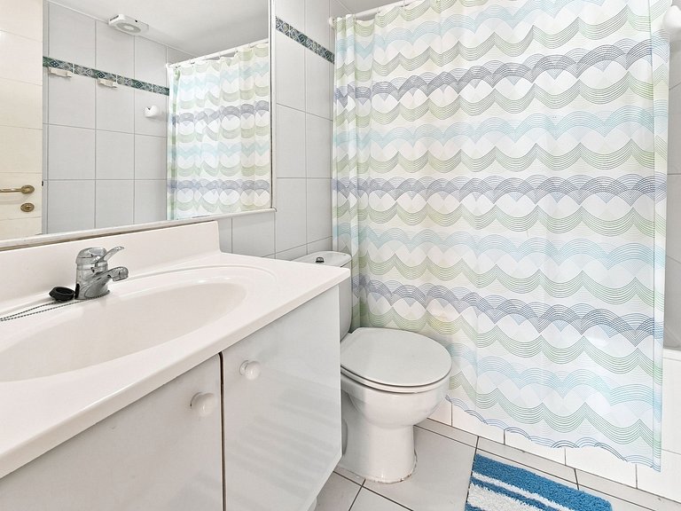 Family apartment facing Cochoa Beach