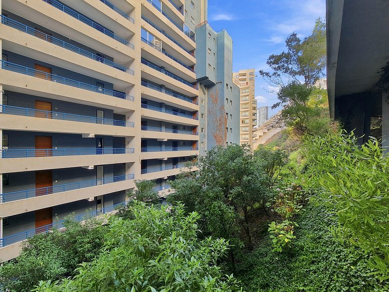 Apartamento familiar em frente à Praia Cochoa