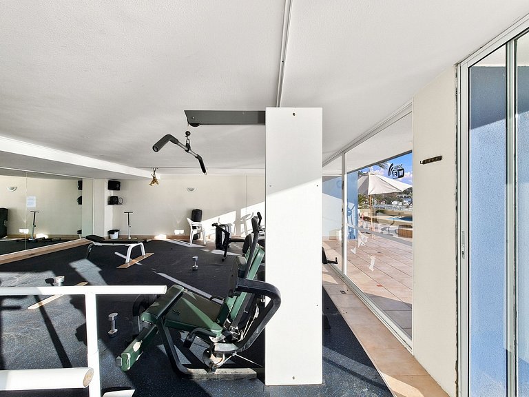 Family apartment facing Cochoa Beach
