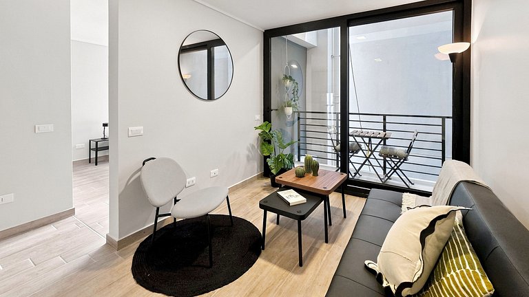 Apartment steps from the metro and Centro Cultural La Moneda