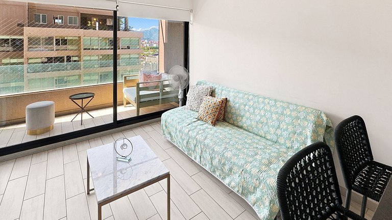 Apartamento a poucos passos do Metrô Irarrázaval