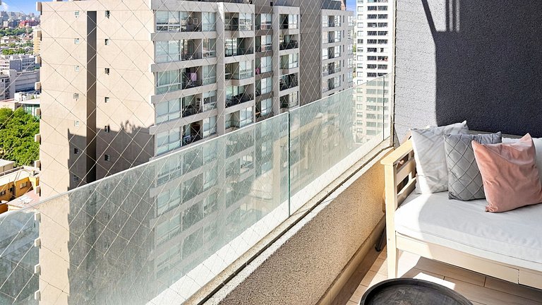 Apartamento a poucos passos do Metrô Irarrázaval