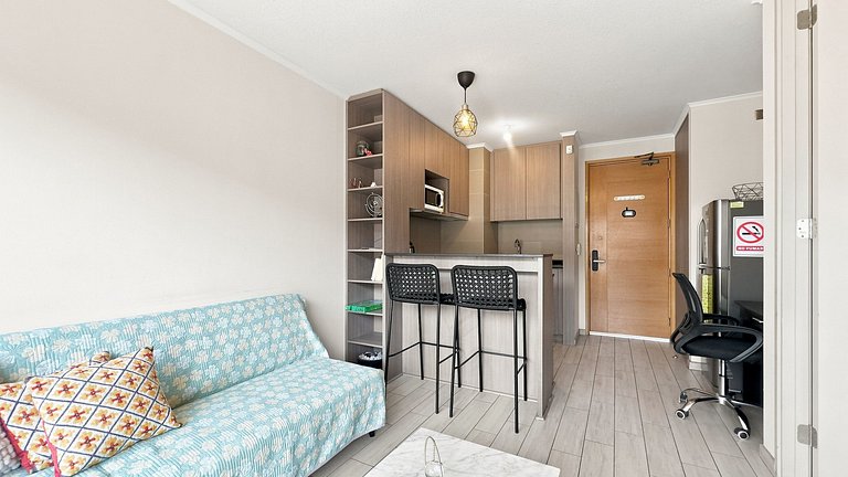 Apartamento a poucos passos do Metrô Irarrázaval