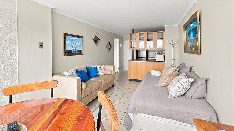 Apartment with ocean view, in front of Playa Cochoa.