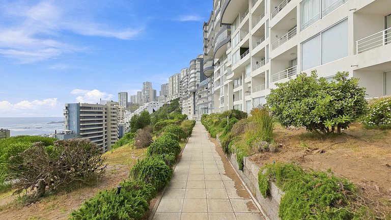 Apartamento com vista para o mar, em frente à Playa Cochoa.