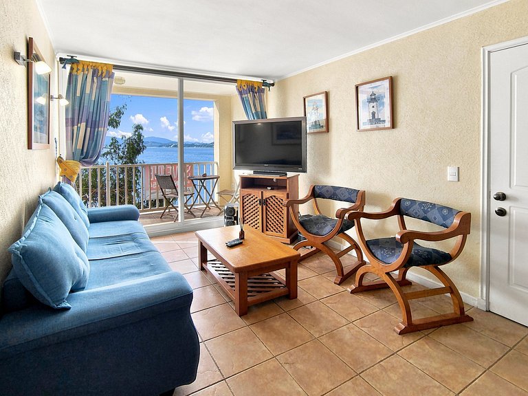 Apartment with ocean view in Bahía Pelícanos.