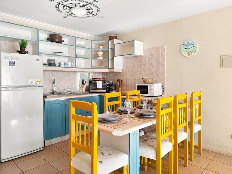 Family apartment with ocean view in Horcón