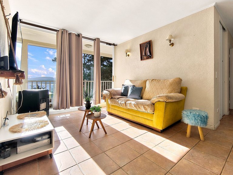 Family apartment with ocean view in Horcón