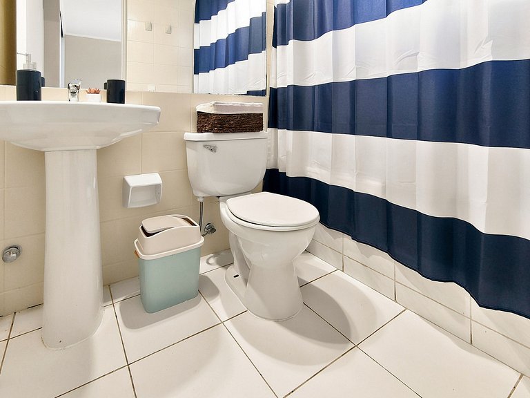 Family apartment with ocean view in Horcón
