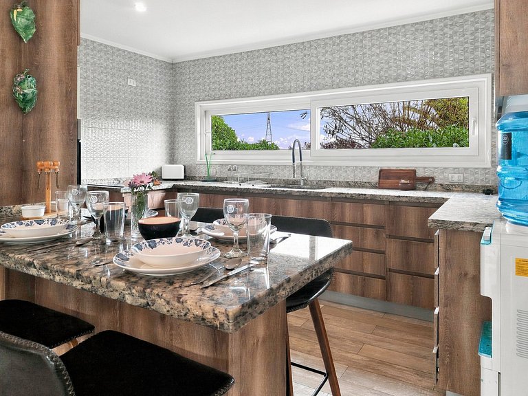 Casa com piscina e banheira de hidromassagem perto de La Ser