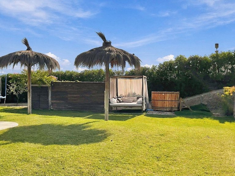 Casa com piscina e banheira de hidromassagem perto de La Ser
