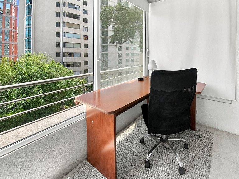 Apartment with parking, steps from the sea and Mall Marina.