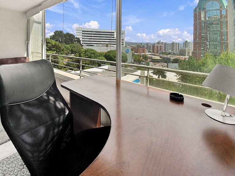 Apartment with parking, steps from the sea and Mall Marina.