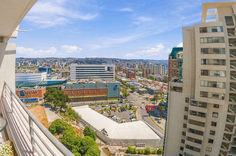 Apartment steps from the sea and Mall Marina, Viña del Mar.