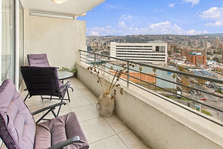 Apartment steps from the sea and Mall Marina, Viña del Mar.