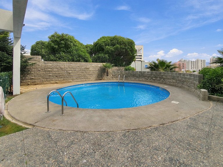 Apartamento com estacionamento, a passos do mar e do Mall Ma