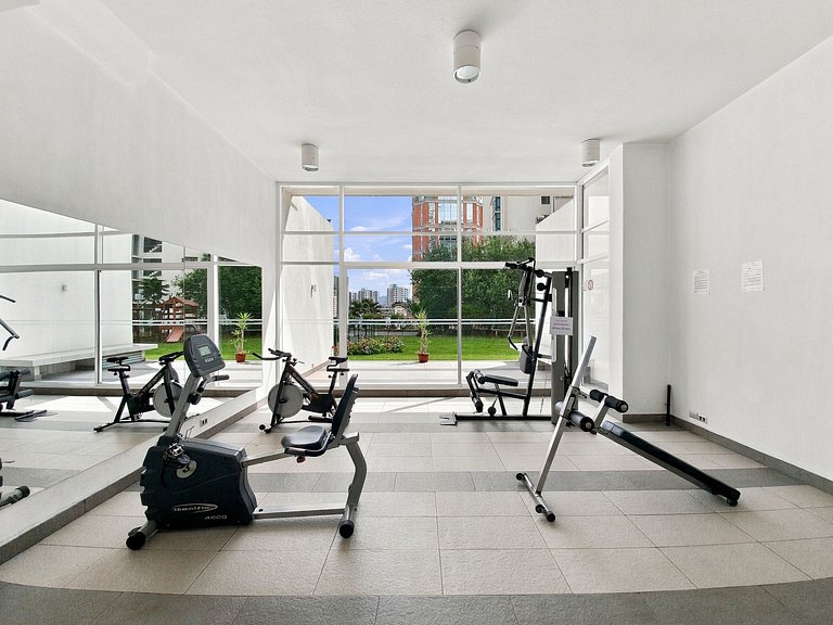 Apartment with parking, steps from the sea and Mall Marina.