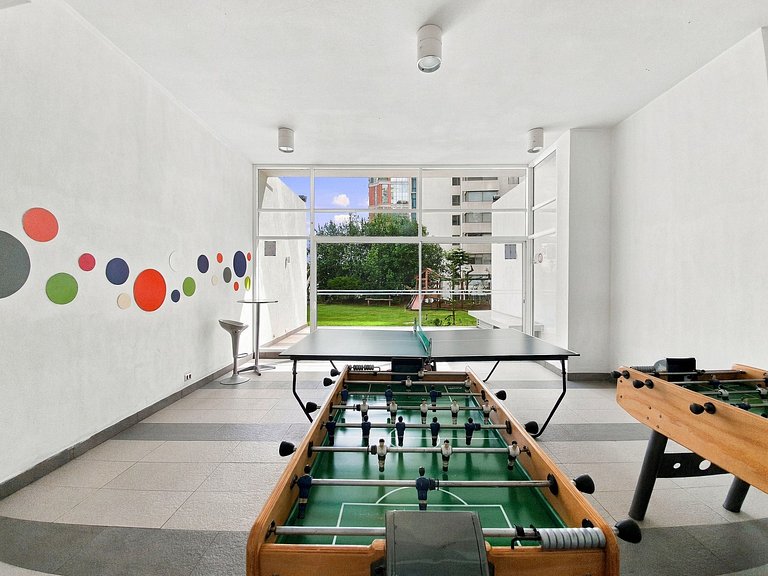 Apartment with parking, steps from the sea and Mall Marina.