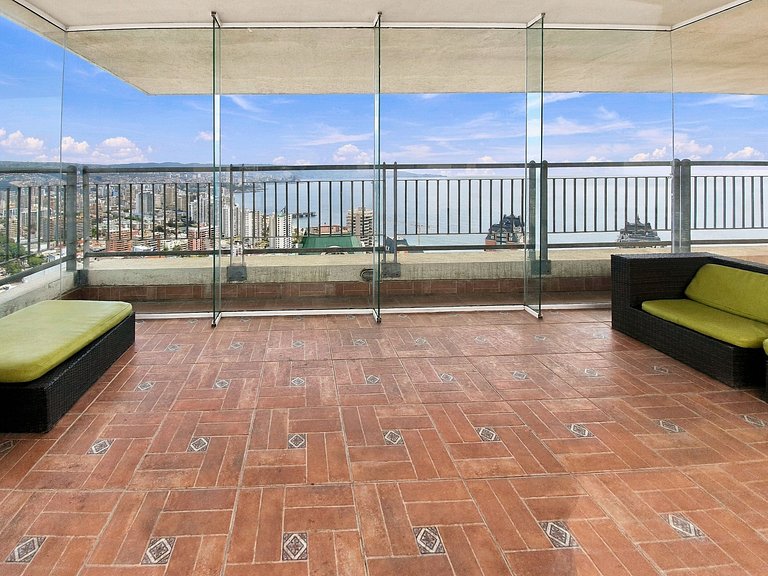 Apartment steps from the sea and Mall Marina, Viña del Mar.